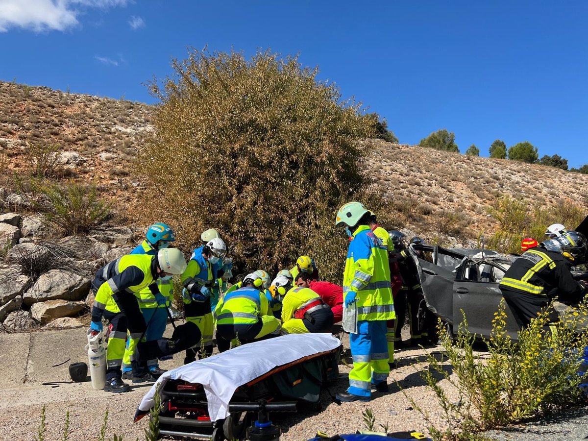 Dos Muertos Y Una Herida Grave Tras Salirse De La V A Y Dar Varias Vueltas De Campana Un Turismo