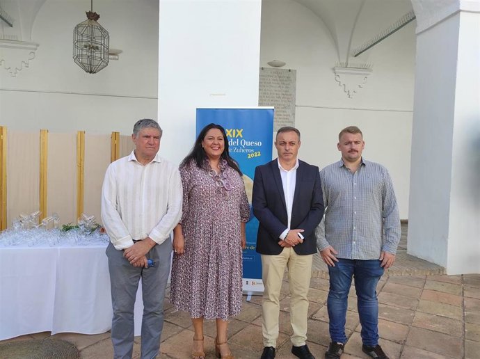 La presidenta de Iprodeco, Dolores Amo, en el evento para difundir y dar a conocer los quesos elaborados en la provincia.