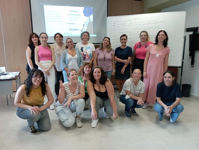 Mujeres que participan en la nueva Lanzadera de Empleo de Cáceres, que ha comenzado esta semana