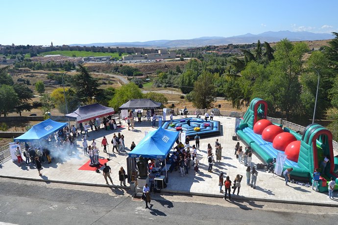 'Welcome Party' En La UCAV Para Dar La Bienvenida A Los Alumnos.