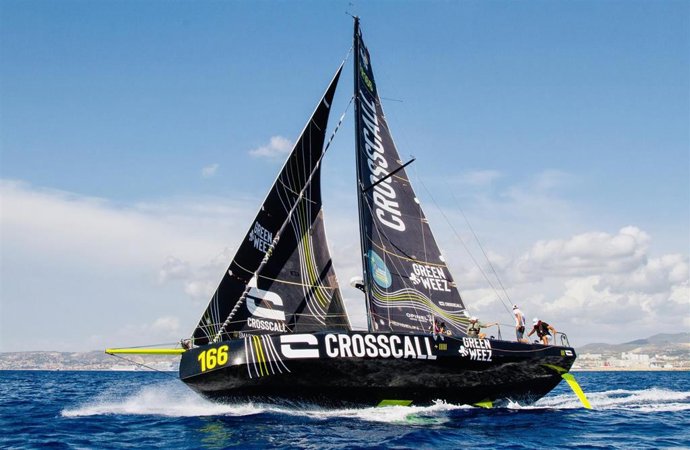 El navegante francés Aurelien Ducroz y Crosscall se unen para triunfar en la Ruta del Ron 2022.