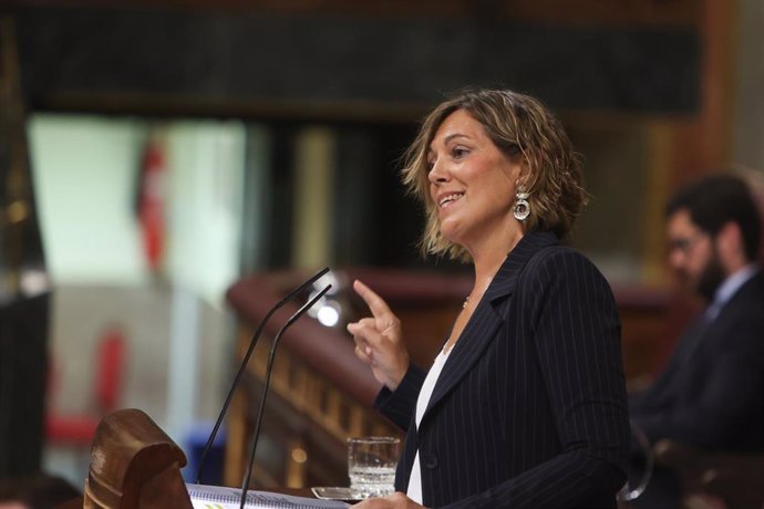 La diputada del PP por Palencia, Milagros Marcos, interviene durante una sesión plenaria, en el Congreso