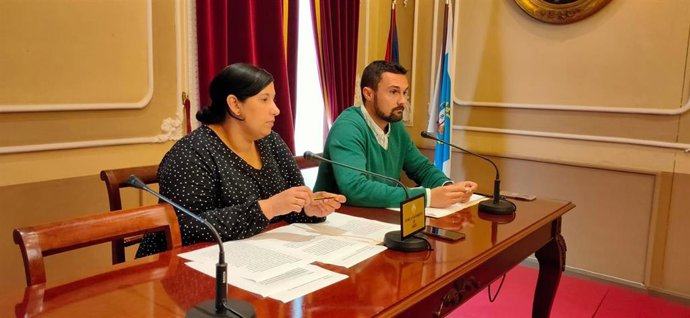 Archivo - Martín Vila y Ana Fernández en rueda de prensa