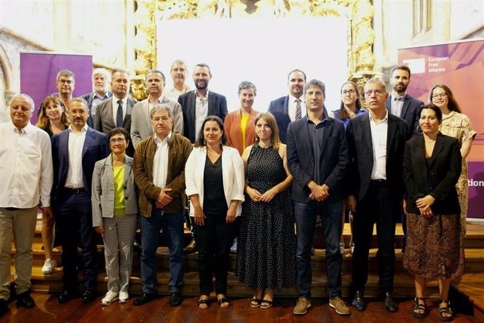 Visita de eurodiputados de la ALE, de la mano del BNG, a Pontevedra.