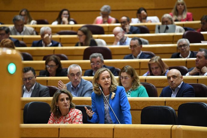 La vicepresidenta primera y ministra de Asuntos Económicos y Transformación Digital, Nadia Calviño, interviene en una sesión de control al Gobierno en el Senado, a 20 de septiembre de 2022, en Madrid (España).