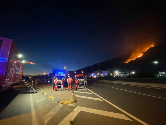 Incendio forestal que se ha declarado este martes en el monte Ezkaba, cerca de Pamplona.