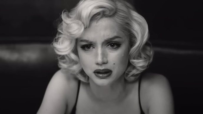 Ana de Armas visitó la tumba de Marilyn Monroe para pedirle permiso antes de interpretarla en Blonde