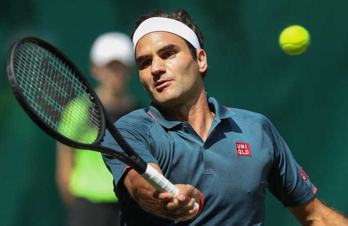 Archivo - Roger Federer, durante un partido en 2021