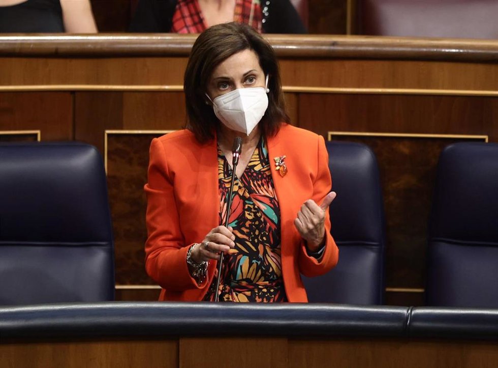 Archivo - La ministra de Defensa, Margarita Robles, en una sesión de control, en el Congreso de los Diputados
