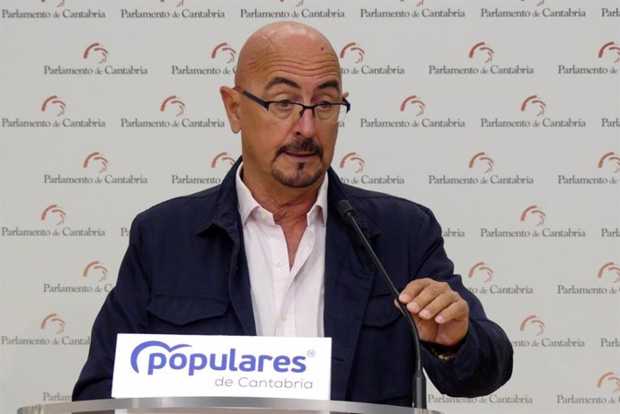 César Pascual, portavoz de Sanidad del grupo popular en el Parlamento de Cantabria