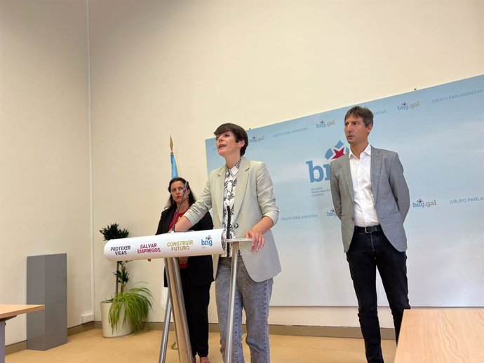 La portavoz nacional del BNG, Ana Pontón, junto al presidente de la ALE, Jordi Solé, y la eurodiputada del BNG, Ana Miranda