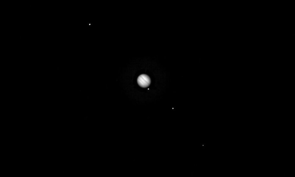 Esta es una composición recortada de una imagen de DART Didymos Reconnaissance and Asteroid Camera for Optical navigation (DRACO) centrada en Júpiter tomada durante las pruebas del sistema SMART Nav de DART.