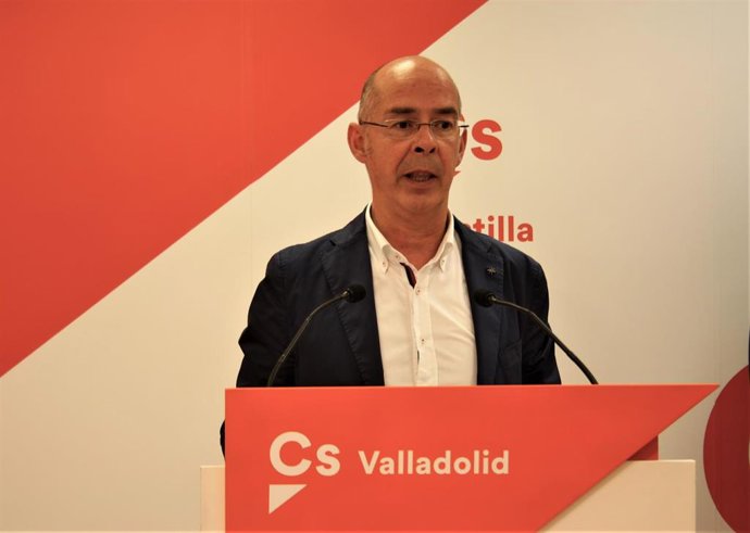 Martín Fernández en rueda de prensa