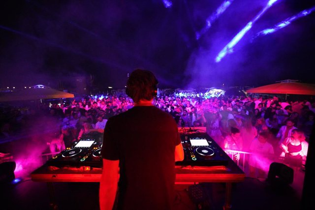 Hot nights at BEON1X Music Festival