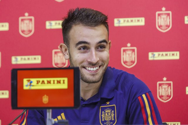 El internaciona del FC Barcelona Eric García en un acto promocional en la Ciudad del Fútbol de Las Rozas (Madrid).