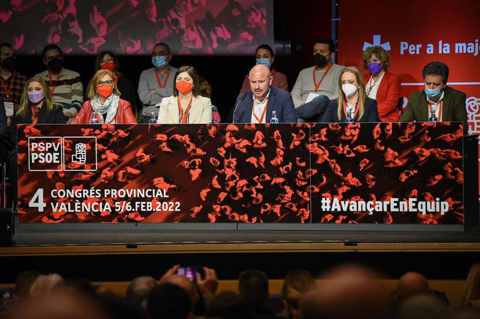 Archivo - Miembros del partido socialista de Valencia en el IV Congreso provincial del partido