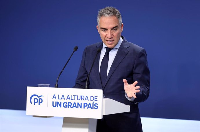 El coordinador General del PP, Elías Bendodo, durante una rueda de prensa posterior al Comité de Dirección del PP, en la sede nacional del partido, a 19 de septiembre de 2022, en Madrid (España). 