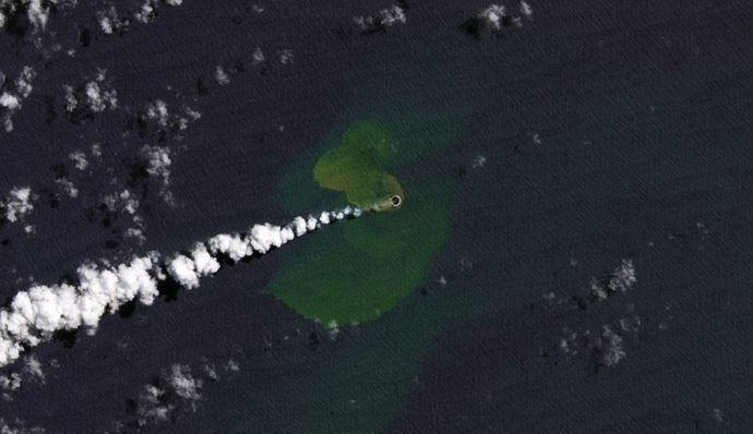 Imagen de la isla emergida en Home Reef tras una erupción que comenzó el 10 de septiembre de 2022