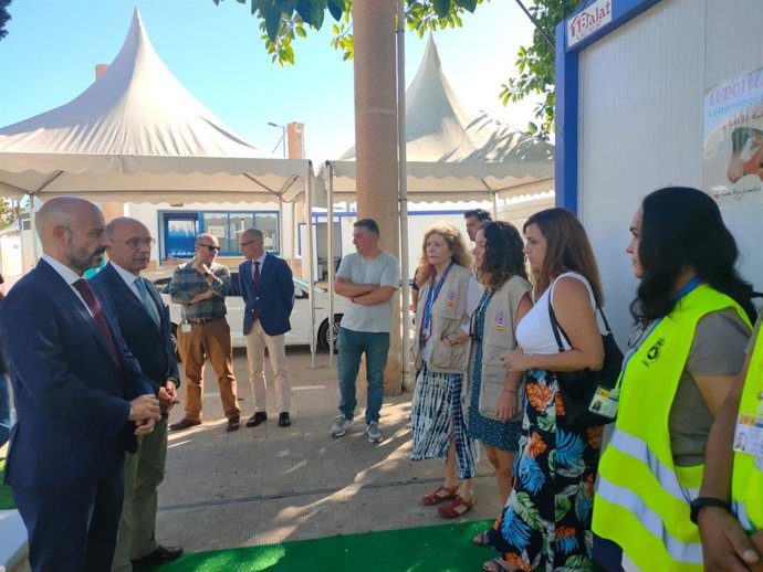 Archivo - El subdelegado del Gobierno de Málaga visita la OPE en el puerto 