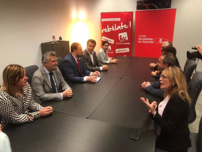 Reunión entre la FSA e IU.