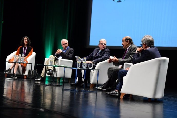 Sesión 'Uso del Cannabis con finalidad terapéutica, ¿una realidad próxima en España?' en el marco del del XXII Congreso Nacional de la Profesión Farmacéutica