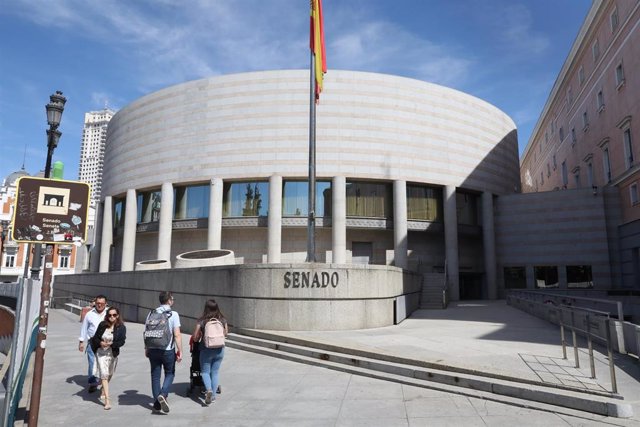 Archivo - Fachada exterior del edificio del Senado en Madrid.