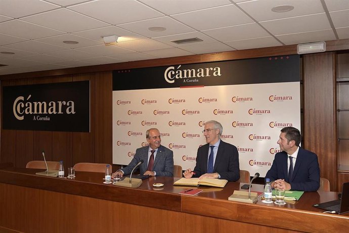 Conde en su encuentro con empresarios de A Coruña.