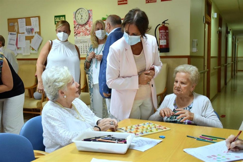 Catalina García anuncia la compra de 1.600 reactivos para la detección precoz del Alzheimer por biomarcadores