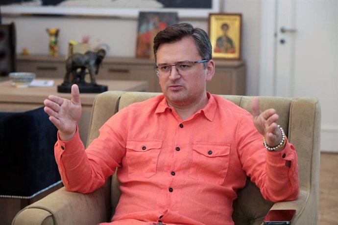 Archivo - 01 August 2022, Ukraine, Kiev: Ukrainian Foreign Minister Dmytro Kuleba speaks during an interview to the Ukrinform National News Agency of Ukraine. Photo: -/Ukrinform/dpa