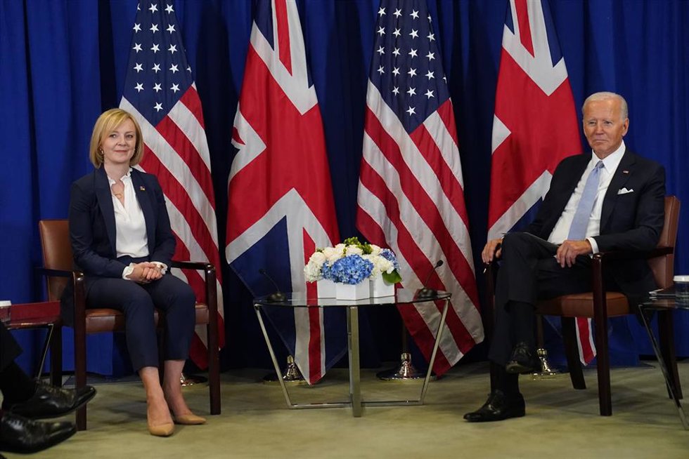 La primera ministra de Reino Unido, Liz Truss, y el presidente de Estados Unidos, Joe Biden