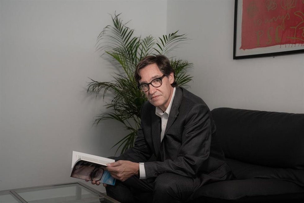 El primer secretario del PSC, Salvador Illa, en una entrevista de Europa Press