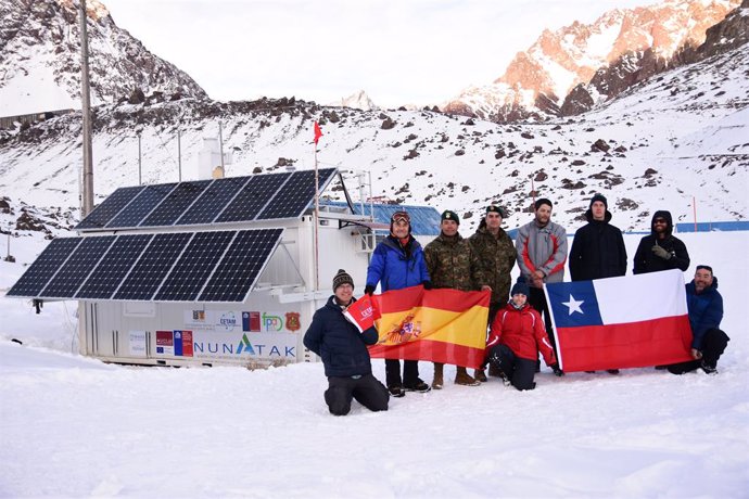 Uclm. Np Investigadores De La Uclm Confirman El Impacto Que Tienen Las Partículas De Combustión Sobre Los Glaciares De Los Andes Chilenos