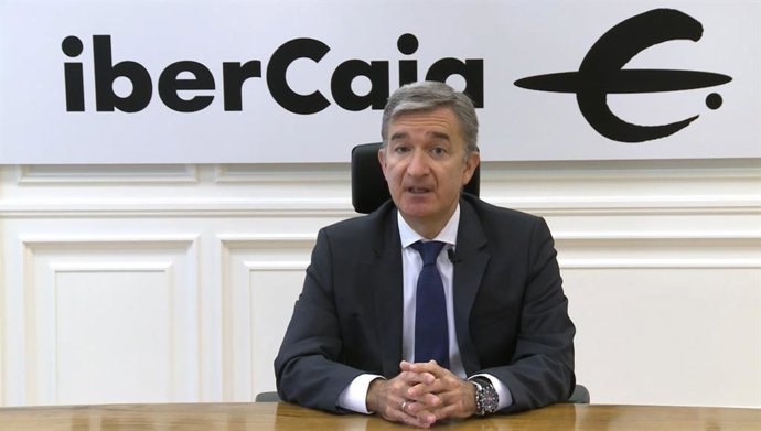 Archivo - El consejero delegado de Ibercaja Banco, Víctor Iglesias, en la VI edición de la jornada planes de pensiones en España organizada por Cinco Días.