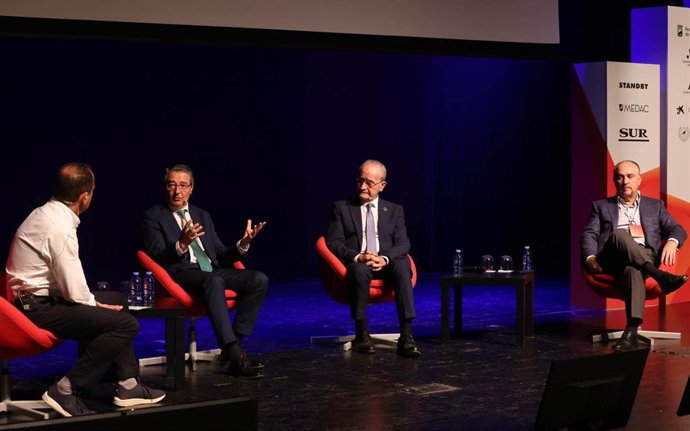 El presidente de la Diputación de Málaga, Francisco Salado, en la inauguración de Sun&Tech Málaga