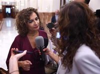 Montero: "En el horizonte no se aprecia recesión, pero seguimos alerta"