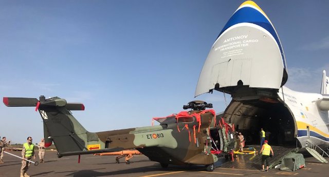 Helicóptero del Ejército de Tierra a su llegada a Malí