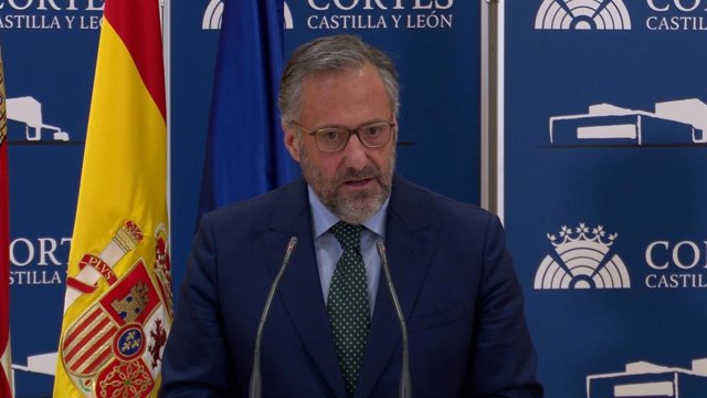 Archivo - El presidente de las Cortes y de la Fundación de Castilla y León, Carlos Pollán. Archivo.
