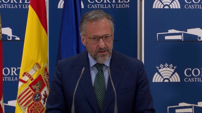Archivo - El presidente de las Cortes y de la Fundación de Castilla y León, Carlos Pollán. Archivo.