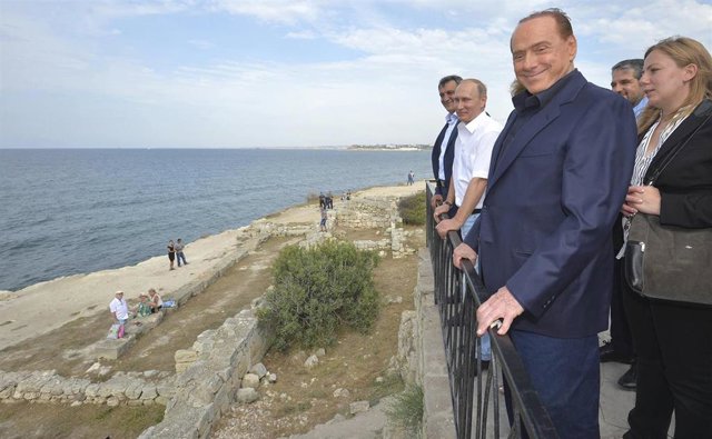 Archivo - Visita a Crimea del presidente de Rusia, Vladimir Putin, y el ex primer ministro de Italia Silvio Berlusconi en 2015