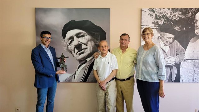 El Museo Victorio Macho recibe la Piedad del Monumento de Menéndez Pelayo