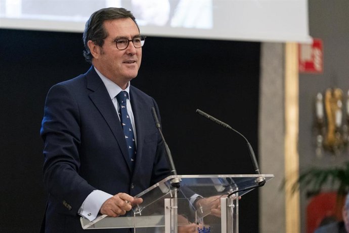 El presidente de la Confederación Española de Organizaciones Empresariales (CEOE), Antonio Garamendi, clausura la Asamblea anual de la Asociación Nacional de Grandes de Empresas de Distribución (Anged),  
