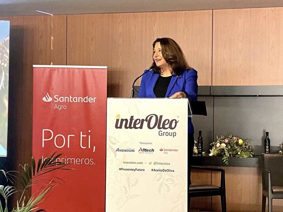 Crespo interviene en la jornada de Interóleo.