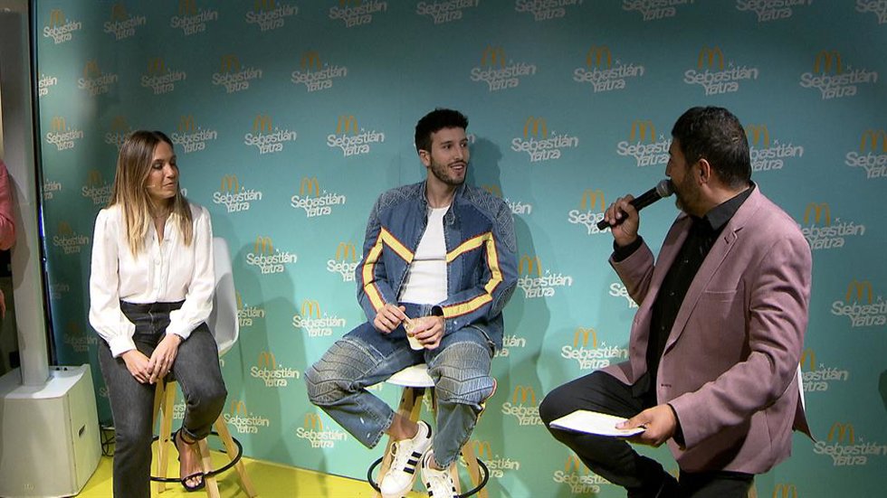 Sebastián Yatra revoluciona Madrid en la presentación de su hamburguesa