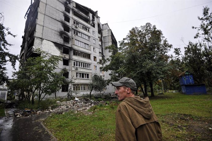 Edificio dañado por los ataques en Járkov