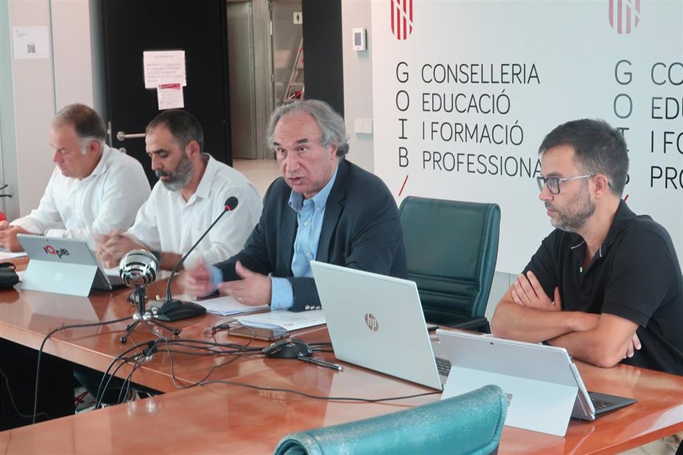 El conseller de Educación y Formación Profesional, Martí March, durante la rueda de prensa de este jueves.