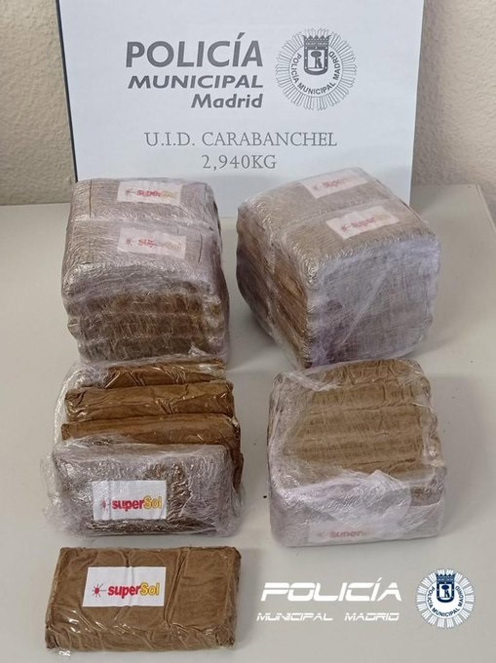 Detenido un hombre con casi tres kilos de hachís ocultos en su coche