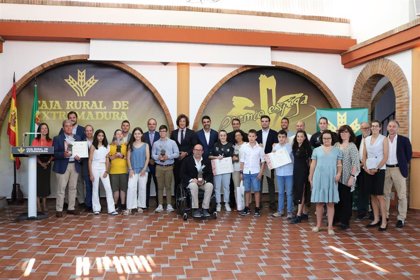 cáncer claramente Popa El Club Baloncesto Al-Qazeres recibe el Premio Espiga del Deporte 2022 de Caja  Rural de Extremadura