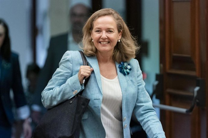 La vicepresidenta Primera del Gobierno y ministra de Asuntos Económicos y Transformación Digital, Nadia Calviño, a su llegada a la Comisión Mixta para la Unión Europea, en el Congreso de los Diputados, a 22 de septiembre de 2022, en Madrid (España).