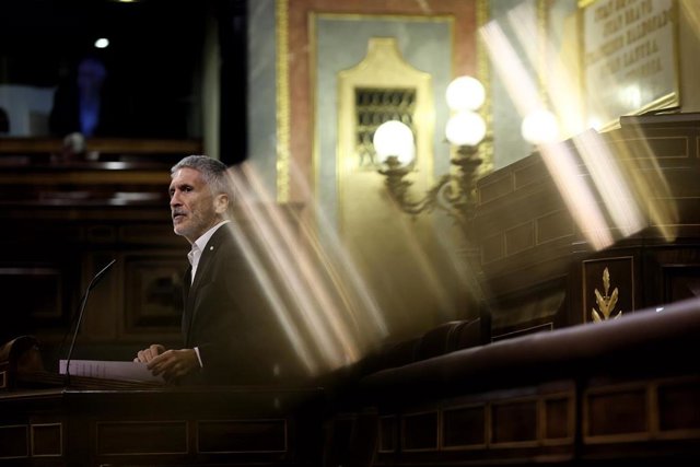 El ministro de Interior, Fernando Grande-Marlaska, interviene durante una sesión plenaria en el Congreso de los Diputados, a 21 de septiembre de 2022, en Madrid (España).