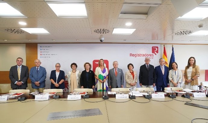 Economía.- El Colegio de Registradores crea una comisión científica para profundizar en los desafíos de los mayores.